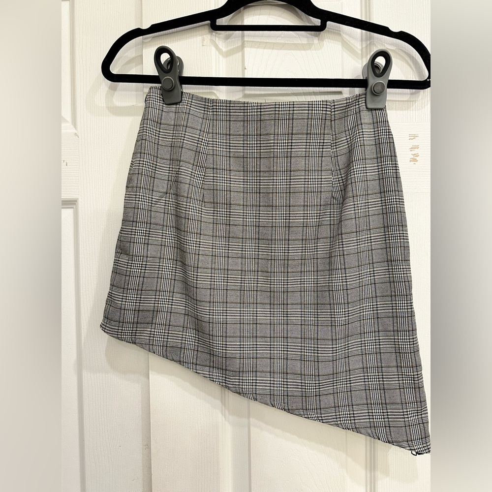 IZ45 LF Stores Plaid Skirt